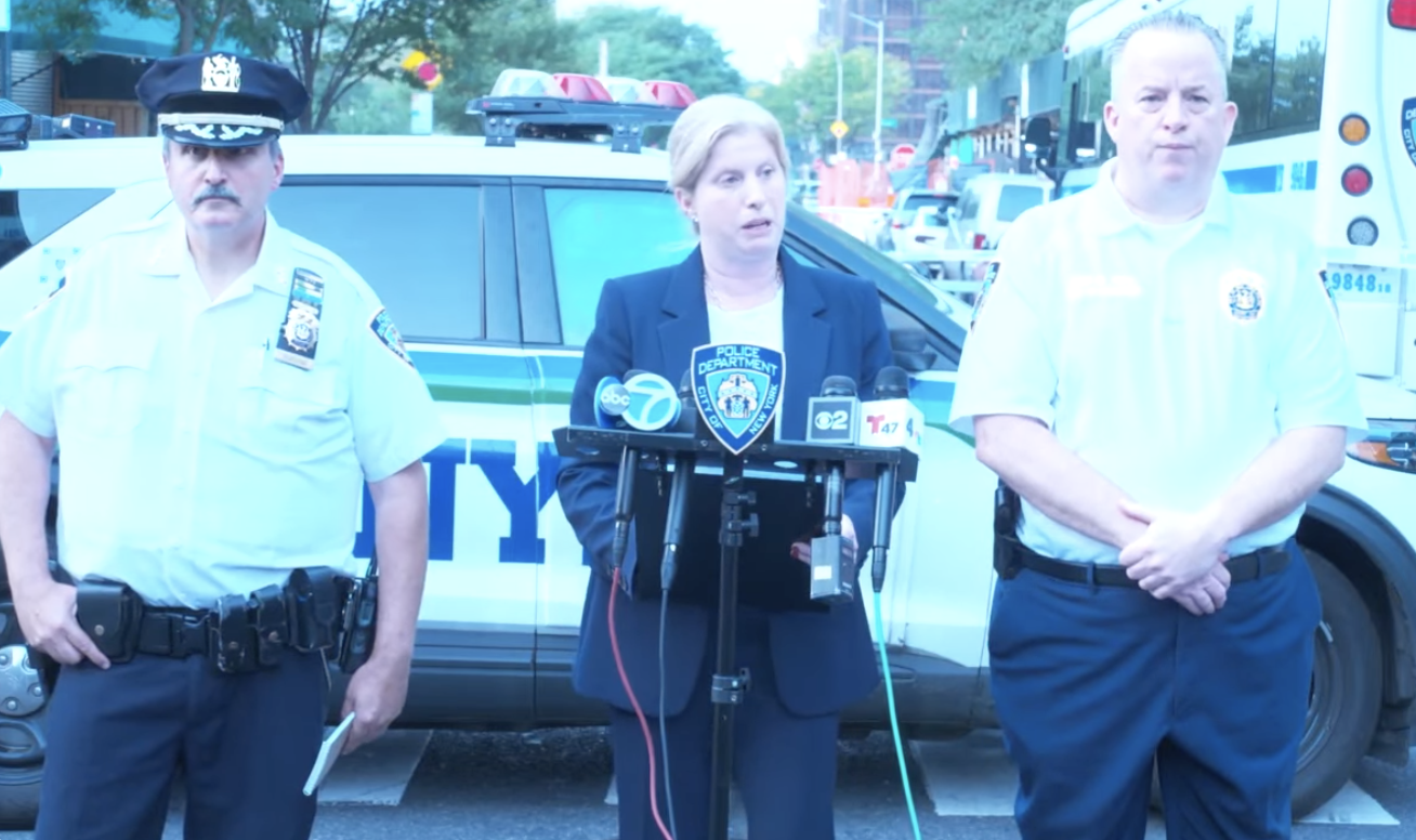 Nổ súng tại quán bar ở Mỹ: Hiện trường kinh hoàng - Ảnh 4.