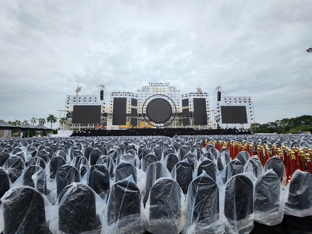 Concert “Tự hào là người Việt Nam”: Vé thế nào? Xem trực tiếp ở đâu? - Ảnh 2.