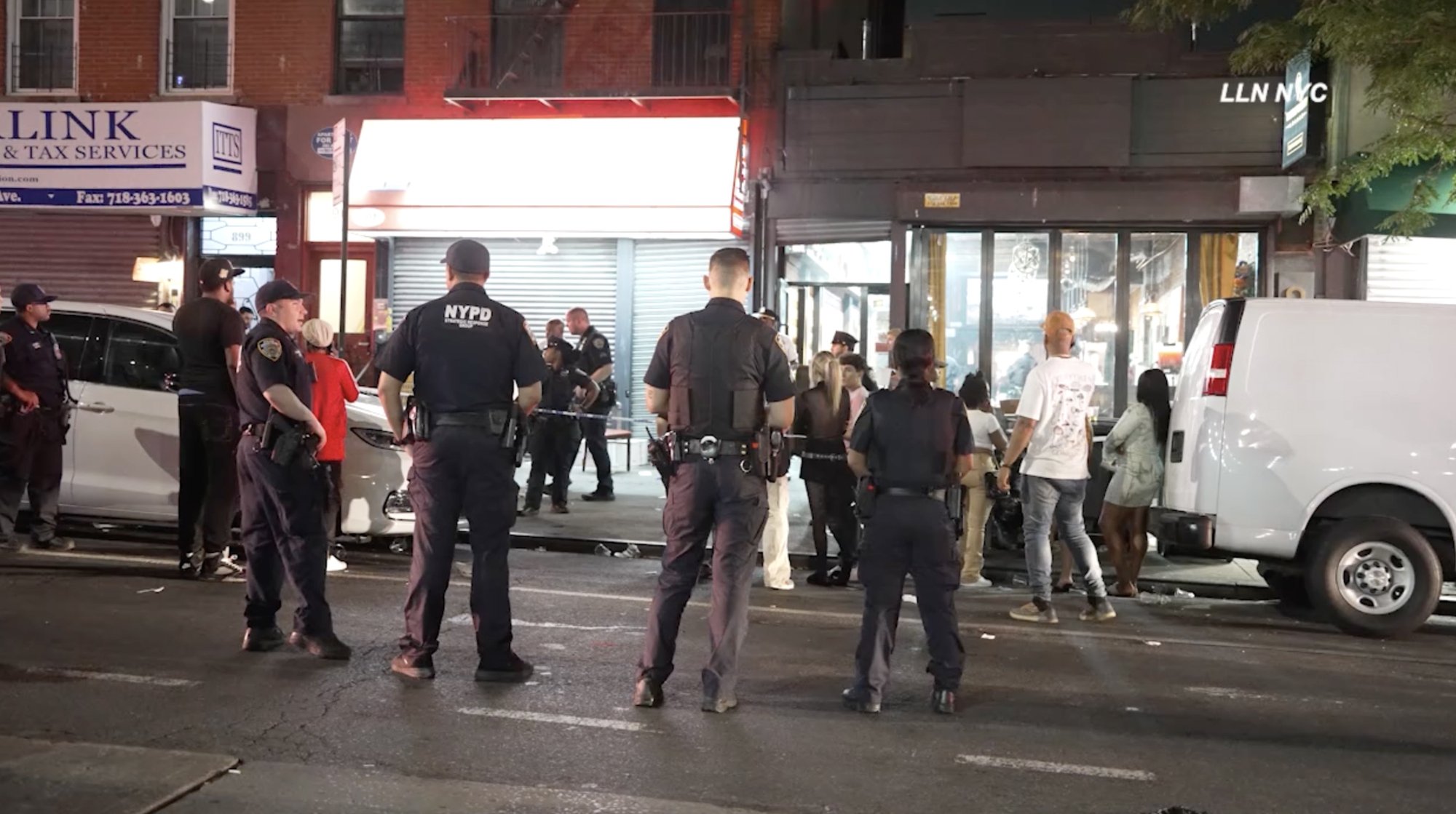 Nổ súng tại quán bar ở Mỹ: Hiện trường kinh hoàng - Ảnh 1.