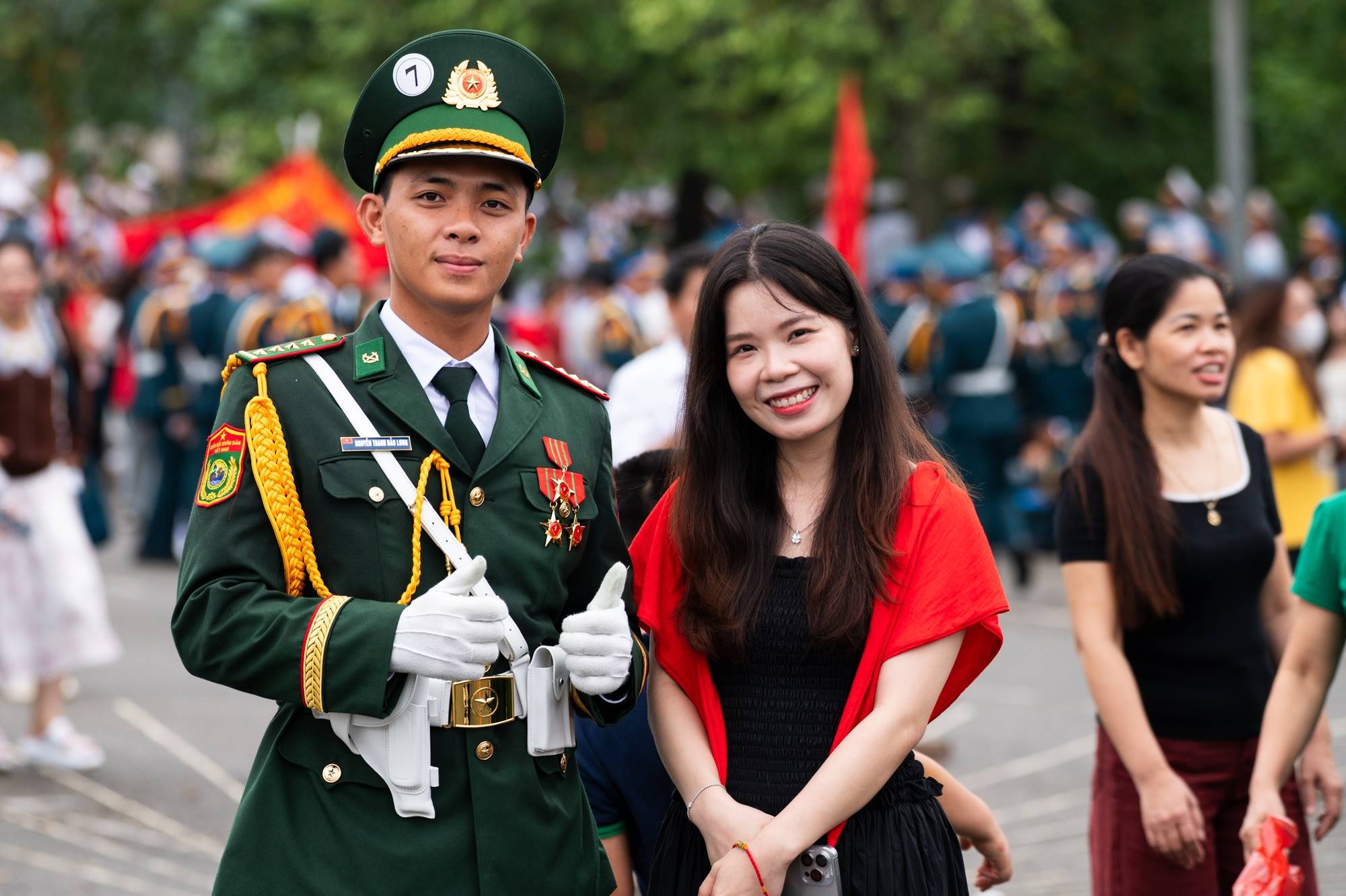 [CLIP] "5 thứ nhất định có, 1 thứ loại bỏ ngay" - Người từng đu A50 truyền bí kíp sống còn cho hội sắp đổ bộ A80 - Ảnh 5.