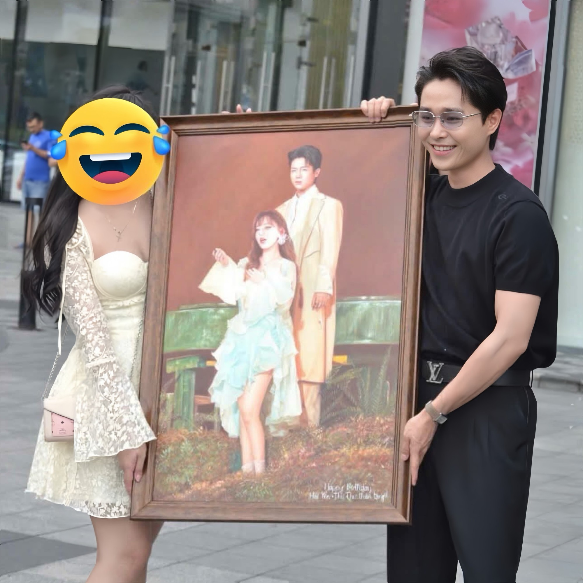 Không còn úp mở: Tăng Duy Tân - Bích Phương bị "tóm dính" kè kè bên nhau ở sân bay? - Ảnh 8.