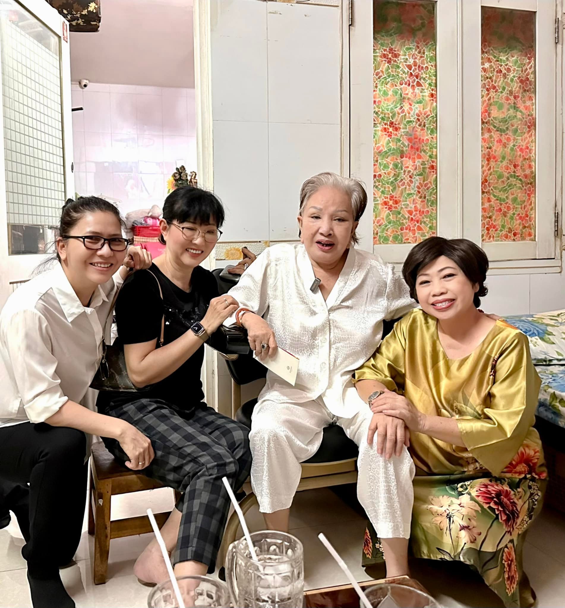 Bốn nghệ sĩ về chiều bị mất trí nhớ: Bi kịch lặng lẽ sau ánh hào quang- Ảnh 5. Bốn nghệ sĩ về chiều bị mất trí nhớ: Bi kịch lặng lẽ sau ánh hào quang- Ảnh 5.