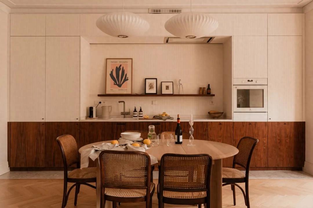 T&ocirc;i đ&atilde; học được nhiều mẹo thu h&uacute;t t&agrave;i lộc từ c&aacute;ch b&agrave;i tr&iacute; nh&agrave; chung cư rộng 85m2 của nữ chủ nh&acirc;n trung ni&ecirc;n n&agrave;y!- Ảnh 1.