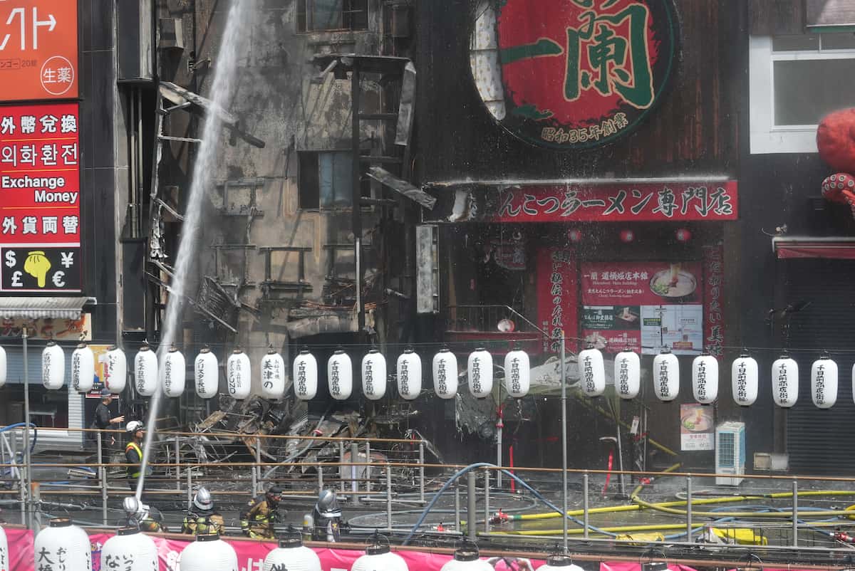 Cháy lớn tại Osaka: 2 Lính cứu hỏa thiệt mạng, nhiều người nhập viện - Ảnh 2.