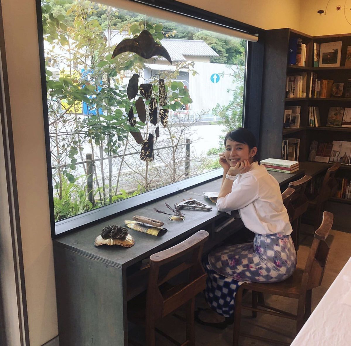 Bán nhà phố để về quê sống an nhàn, một gia đình sớm nhận ra: Tiền không đủ, con không vui, và họ mắc kẹt- Ảnh 4.