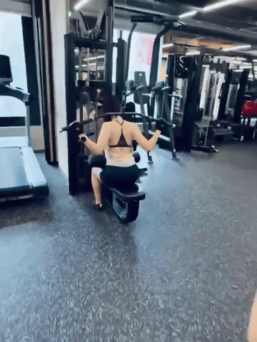 Không Thể Tin Nổi Đây Là Quốc Bảo Nhan Sắc Xứ Hàn Son Ye Jin, Vào Phòng Gym Cơ Bắp Cuồn Cuộn Cỡ Này!- Ảnh 2. Không Thể Tin Nổi Đây Là Quốc Bảo Nhan Sắc Xứ Hàn Son Ye Jin, Vào Phòng Gym Cơ Bắp Cuồn Cuộn Cỡ Này!- Ảnh 2.