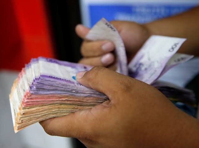 Nhiều tiền cũng khổ: Nước ASEAN nhận tiền từ nước ngoài gửi về nhiều kỷ lục, đang lo "cú sốc kinh tế" - Ảnh 1. Nhiều tiền cũng khổ: Nước ASEAN nhận tiền từ nước ngoài gửi về nhiều kỷ lục, đang lo "cú sốc kinh tế" - Ảnh 1.