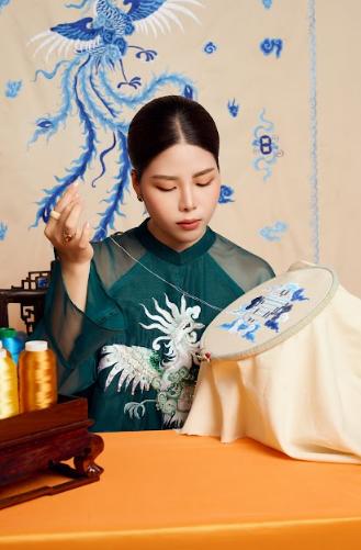 H&agrave;nh tr&igrave;nh của NTK Linh Thảo: Từ trang phục truyền thống đến Nghệ nh&acirc;n quốc gia - Ảnh 3.