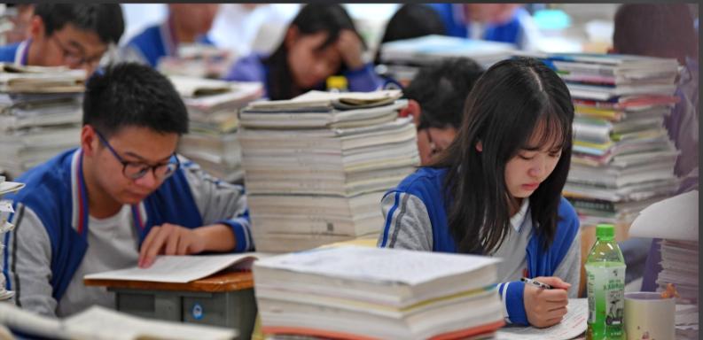 Khảo sát 100 học sinh thi ĐH: 4 điểm chung không phải gia thế hay bẩm sinh - Ảnh 2. Khảo sát 100 học sinh thi ĐH: 4 điểm chung không phải gia thế hay bẩm sinh - Ảnh 2.