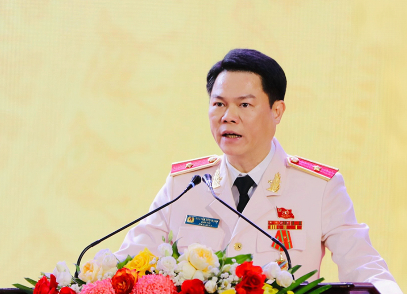 Giám đốc Công an Ninh Bình Thiếu tướng Nguyễn Hữu Mạnh nhận Huân chương Chiến công hạng Nhất - Ảnh 2.