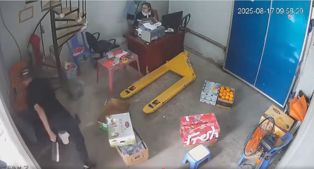 Chém người tại chợ hoa quả Hải Phòng: Nghi phạm Đỗ Anh Tú bị bắt giữ - Ảnh 1. Chém người tại chợ hoa quả Hải Phòng: Nghi phạm Đỗ Anh Tú bị bắt giữ - Ảnh 1.