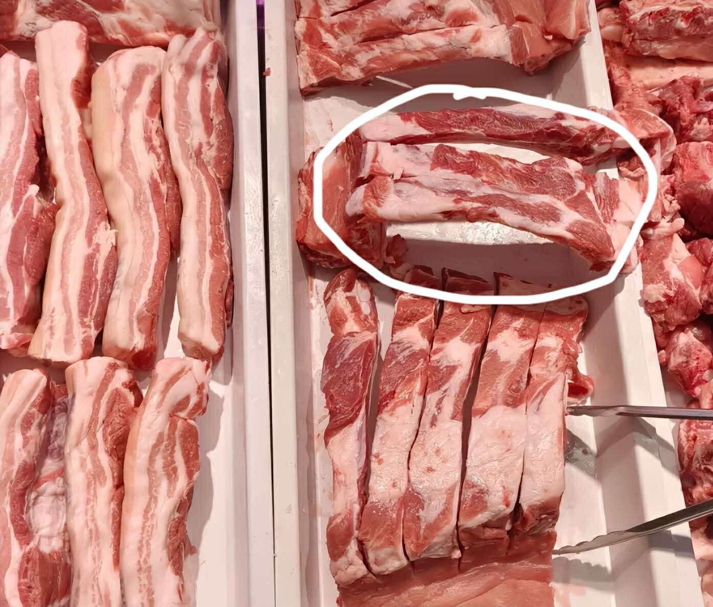 Đừng mua "4 loại" sườn n&agrave;y d&ugrave; rẻ đến đ&acirc;u: Nhờ nh&acirc;n vi&ecirc;n si&ecirc;u thị nhắc nhở, t&ocirc;i đ&atilde; học được một điều mới - Ảnh 6.