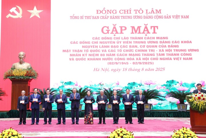 Tổng Bí thư Tô Lâm và sức mạnh lực lượng vũ trang trong diễu binh 2 / 9 - Ảnh 2. Tổng Bí thư Tô Lâm và sức mạnh lực lượng vũ trang trong diễu binh 2 / 9 - Ảnh 2.