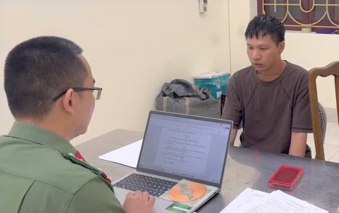 Bắt quản lý cấp cao lừa đảo 13 . 543 Người Việt Nam , chiếm gần 1 . 000 Tỉ đồng - Ảnh 1. Bắt quản lý cấp cao lừa đảo 13 . 543 Người Việt Nam , chiếm gần 1 . 000 Tỉ đồng - Ảnh 1.