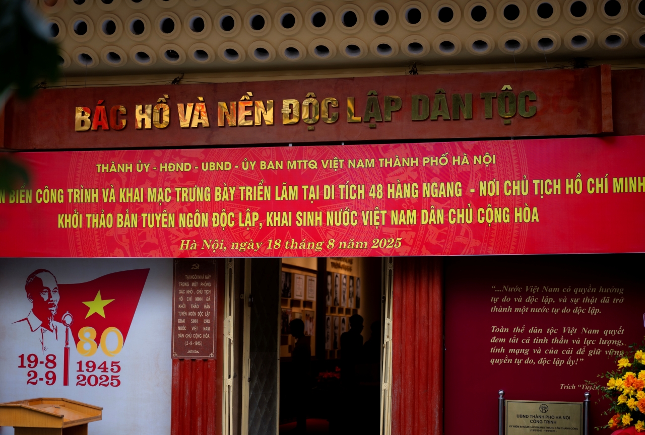 Khung cảnh ngôi nhà số 48 Hàng Ngang - nơi Chủ tịch Hồ Chí Minh viết Tuyên ngôn Độc lập - Ảnh 25.
