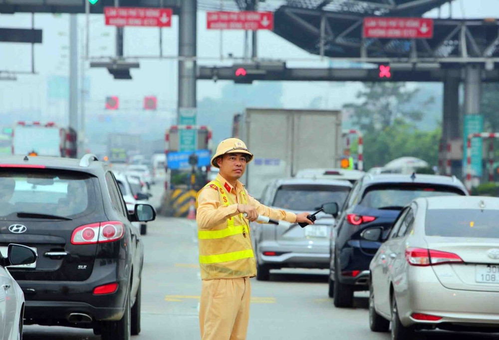 Phân luồng giao thông Hà Nội dịp đại lễ A80 để đảm bảo an toàn cho mọi người - Ảnh 1.