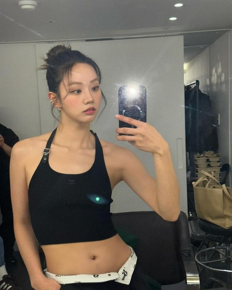 Hyeri diện bikini lộ vòng 2 xồ xề, hóa ra trước giờ là "thánh sống ảo", photoshop thành thần?- Ảnh 8.