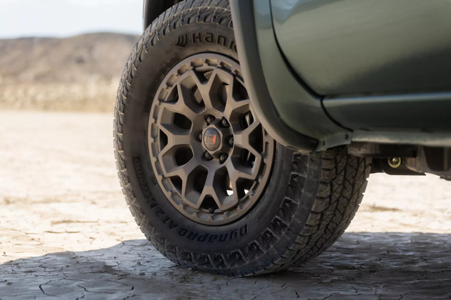 Nissan Navara 2026 ra mắt: Thêm tiện nghi, bổ sung bản địa hình cực chất đấu Ford Ranger Raptor, nhưng vẫn thua đối thủ ở một điểm - Ảnh 16.