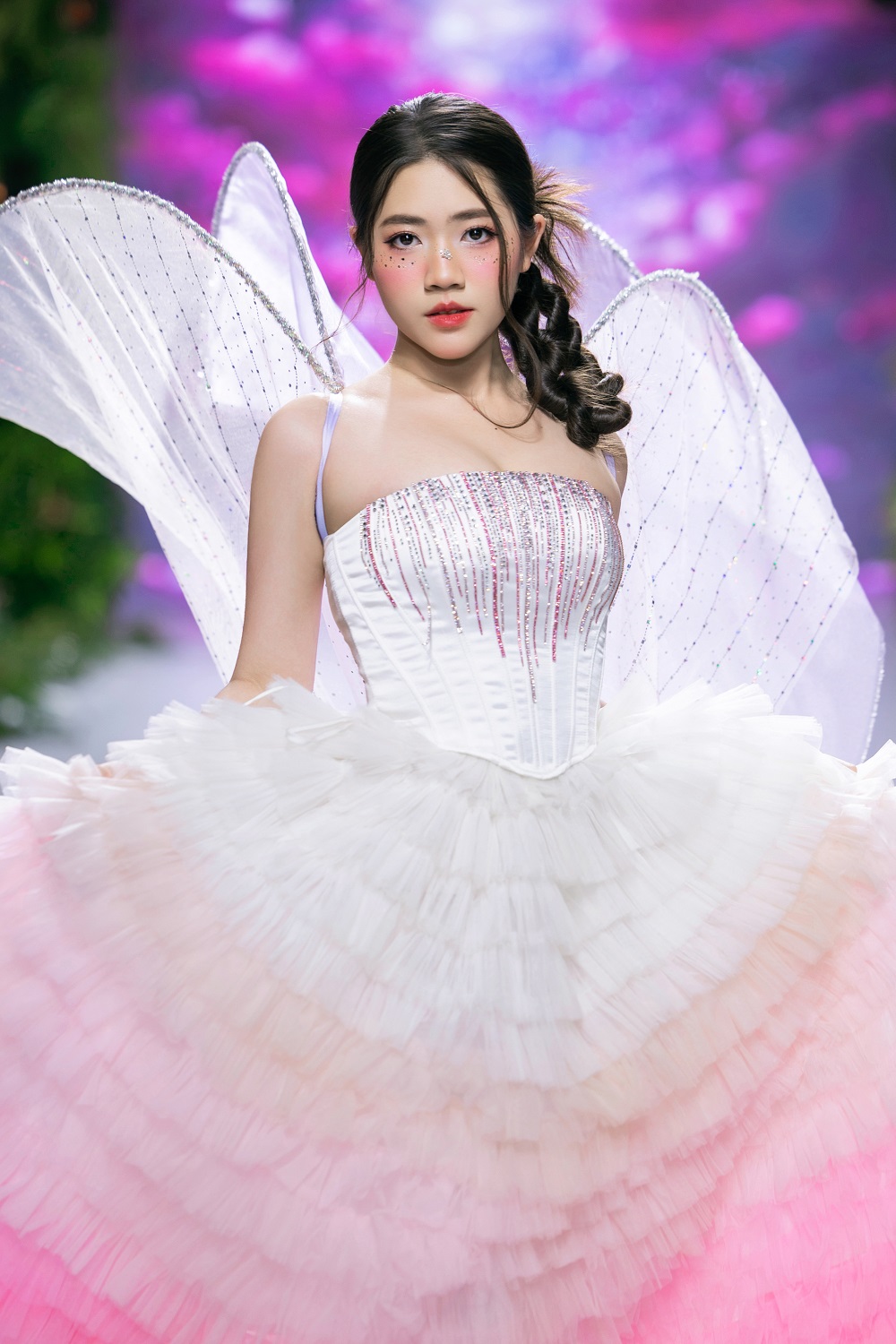 Người mẫu Mina Lê nhận được nhiều lời khen khi trình diễn thời trang- Ảnh 2.