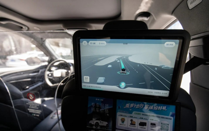Xe Robotaxi Trung Quốc Chuẩn Bị Ra Mắt Tại Anh Năm 2026 - Ảnh 2. Xe Robotaxi Trung Quốc Chuẩn Bị Ra Mắt Tại Anh Năm 2026 - Ảnh 2.