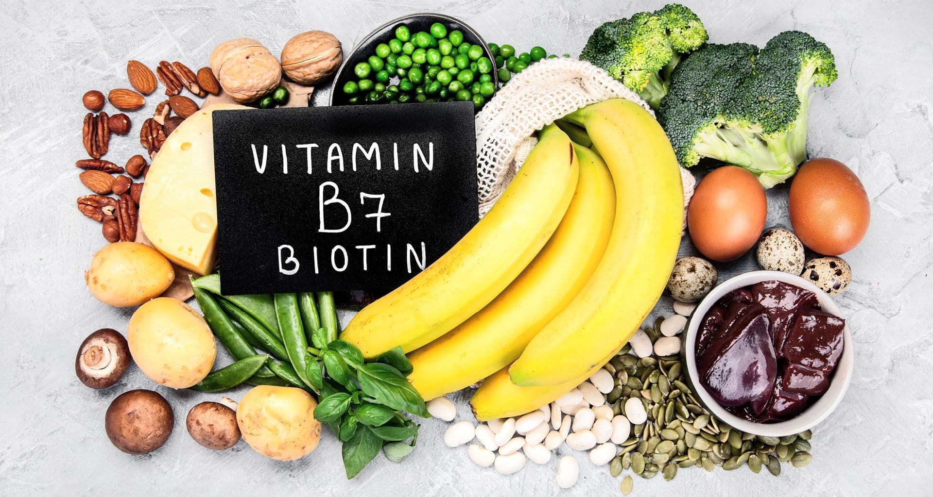 6 thói quen xấu khiến tóc bạc nhanh chóng: Cái cuối cùng nam giới rất hay mắc - Ảnh 1.