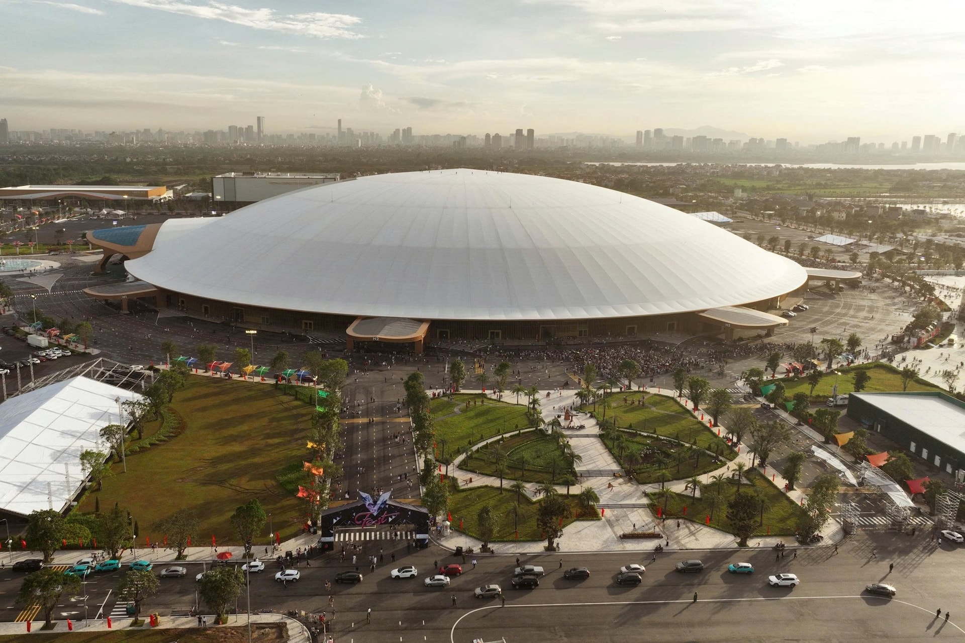 Ngày 19/8 lịch sử: Việt Nam bùng nổ siêu dự án 1,28 triệu tỷ đồng, Vingroup lập kỳ tích - Ảnh 5.