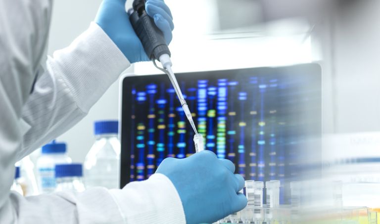 Sau chuyến du lịch, bố nhất quyết đưa con trai đi xét nghiệm ADN: Xấu hổ tột cùng khi nhận kết quả - Ảnh 2.