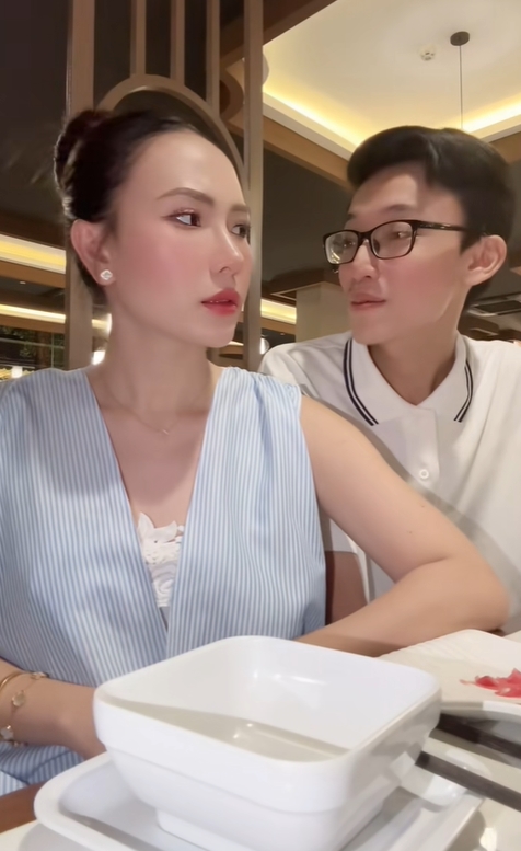 Tình hình hôn nhân hiện tại của con trai chủ tiệm vàng Vĩnh Long có hồi môn khủng 20 cây vàng, biệt thự 20 tỷ- Ảnh 6. Tình hình hôn nhân hiện tại của con trai chủ tiệm vàng Vĩnh Long có hồi môn khủng 20 cây vàng, biệt thự 20 tỷ- Ảnh 6.