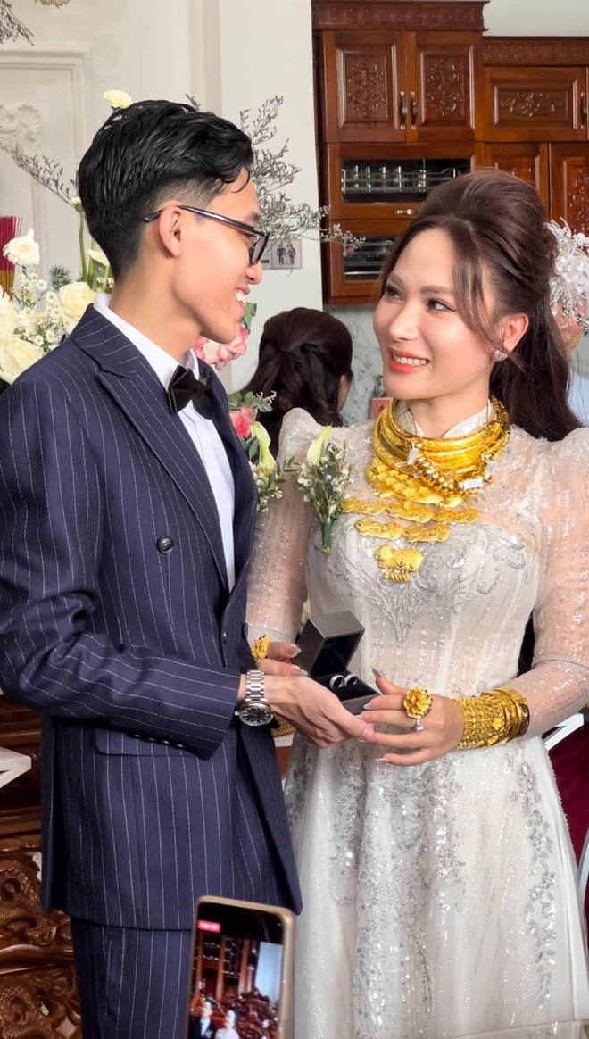 Tình hình hôn nhân hiện tại của con trai chủ tiệm vàng Vĩnh Long có hồi môn khủng 20 cây vàng, biệt thự 20 tỷ- Ảnh 1. Tình hình hôn nhân hiện tại của con trai chủ tiệm vàng Vĩnh Long có hồi môn khủng 20 cây vàng, biệt thự 20 tỷ- Ảnh 1.
