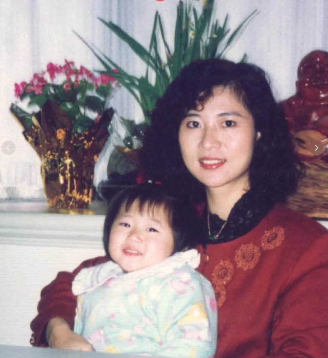 Đi bộ 5 phút, lạc 30 năm: Một bộ áo cũ, một vết bớt và một người mẹ òa khóc khi nghe câu "Mẹ, con đã trở về"- Ảnh 2. Đi bộ 5 phút, lạc 30 năm: Một bộ áo cũ, một vết bớt và một người mẹ òa khóc khi nghe câu "Mẹ, con đã trở về"- Ảnh 2.