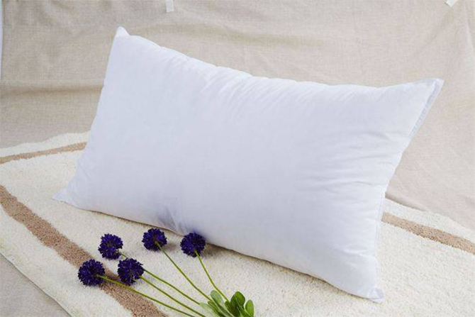 Gối ố vàng đừng vội thay mới, giặt sạch theo cách đơn giản tại nhà - Ảnh 2. Gối ố vàng đừng vội thay mới, giặt sạch theo cách đơn giản tại nhà - Ảnh 2.