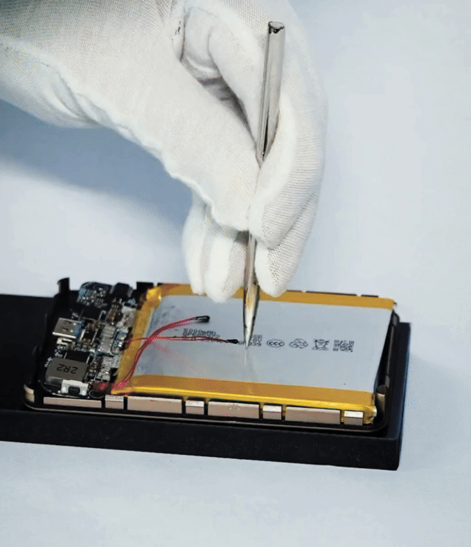 Kh&ocirc;ng lo ch&aacute;y nổ: Pin dự ph&ograve;ng thể rắn hứa hẹn mang đến cuộc c&aacute;ch mạng về an to&agrave;n v&agrave; tốc độ sạc- Ảnh 2.