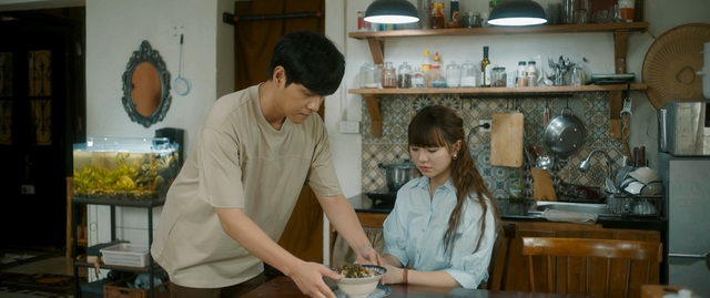 Cơm mẹ vợ nấu ngon mà lại "khó nuốt": Phụ nữ không nấu cơm, đàn ông có quyền thất vọng?- Ảnh 1.