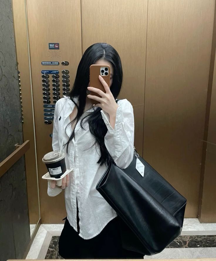 Năm 27 tuổi phải mua được nhà: Lý do khiến “thế hệ cợt nhả” kiếm hơn 20 triệu/tháng dù chưa ra trường, tiết kiệm tối đa, mua vàng đều tay- Ảnh 1. Năm 27 tuổi phải mua được nhà: Lý do khiến “thế hệ cợt nhả” kiếm hơn 20 triệu/tháng dù chưa ra trường, tiết kiệm tối đa, mua vàng đều tay- Ảnh 1.
