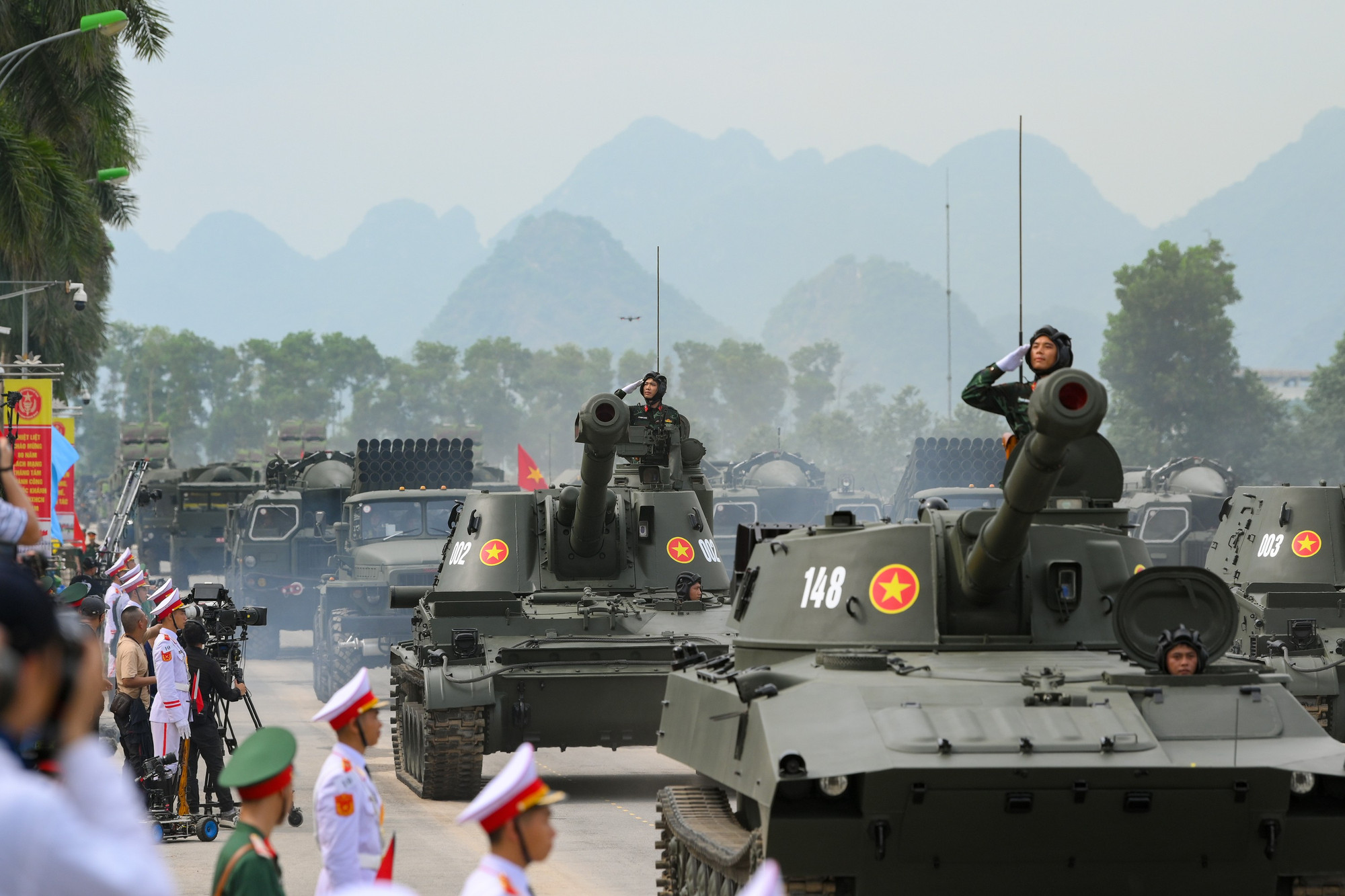 Pháo tự hành SU-122, SU-152 của QĐND diễu binh 2/9: Xoay 360 độ, tầm hoạt động 300 km, đạn pháo nặng 50kg - Ảnh 2.