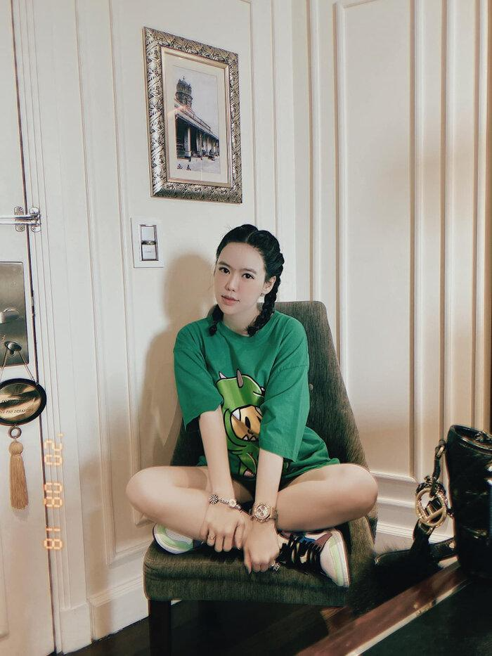 Con dâu "ông trùm điện tử Sài Gòn" mỗi năm có một gương mặt mới - Ảnh 7. Con dâu "ông trùm điện tử Sài Gòn" mỗi năm có một gương mặt mới - Ảnh 7.