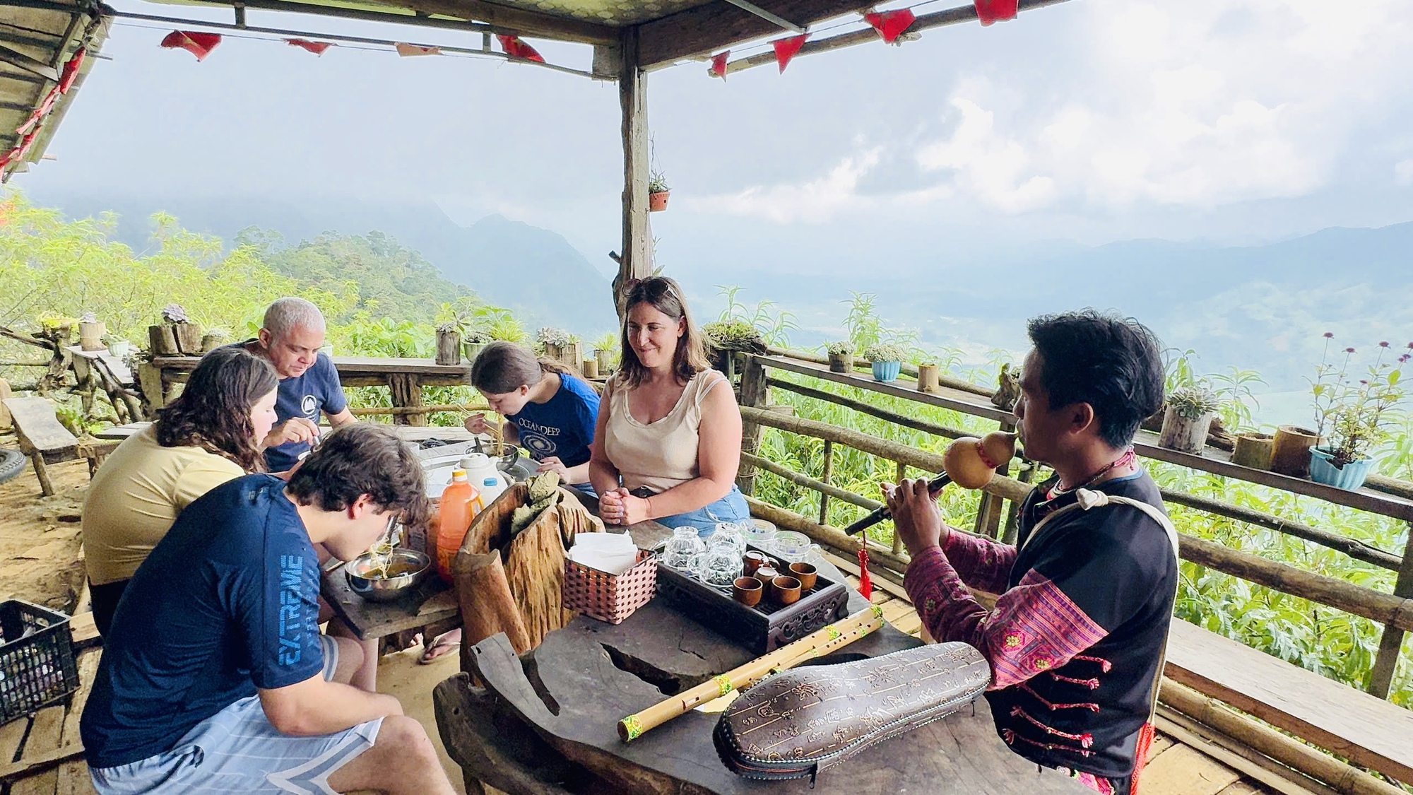 Những người con của núi và giấc mơ đưa Hang Kia - Pà Cò vươn xa- Ảnh 9.