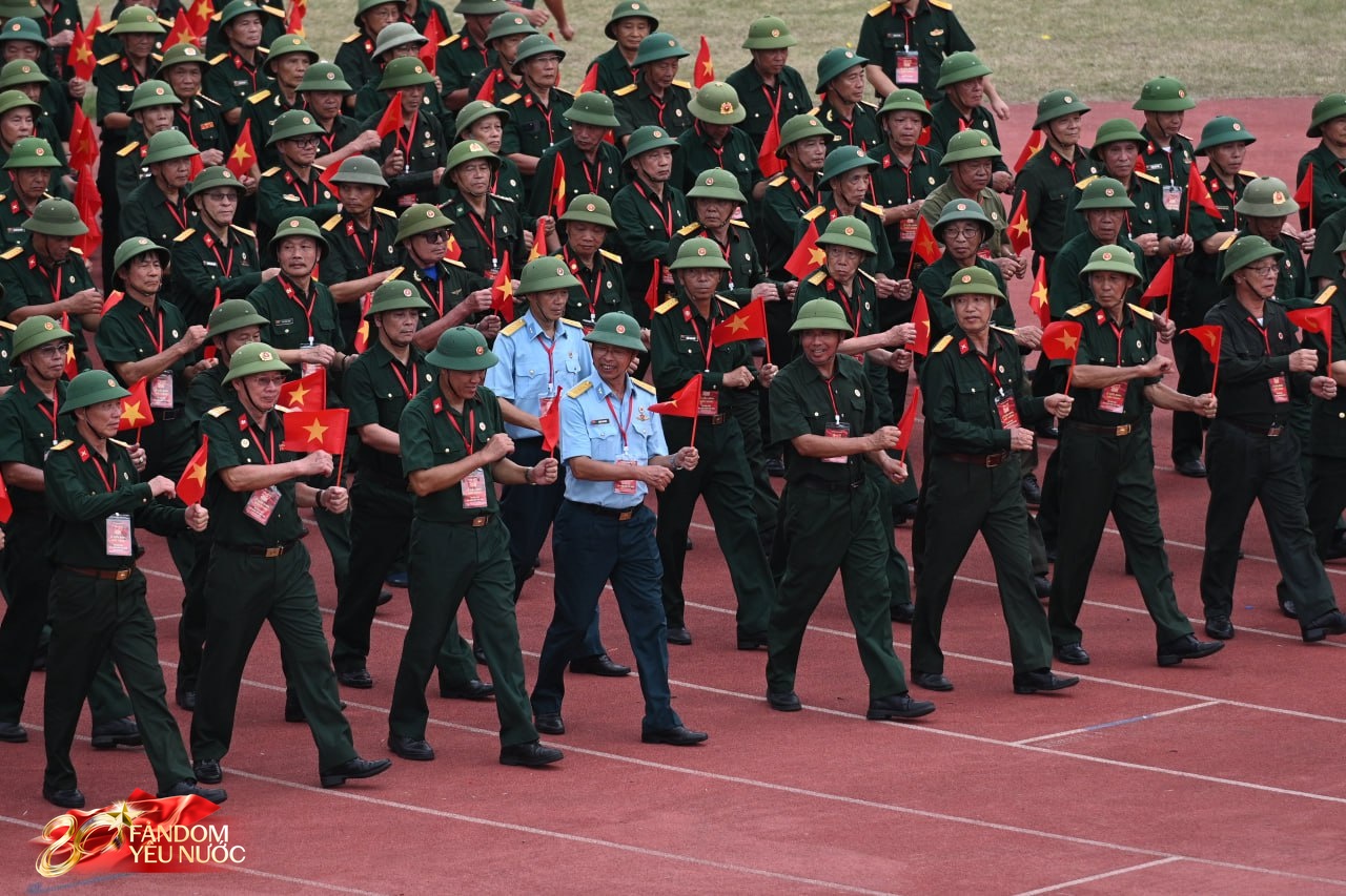 13 Khối nghệ thuật hợp luyện diễu hành kỷ niệm 80 năm Cách mạng Tháng Tám tại Mỹ Đình - Ảnh 2.