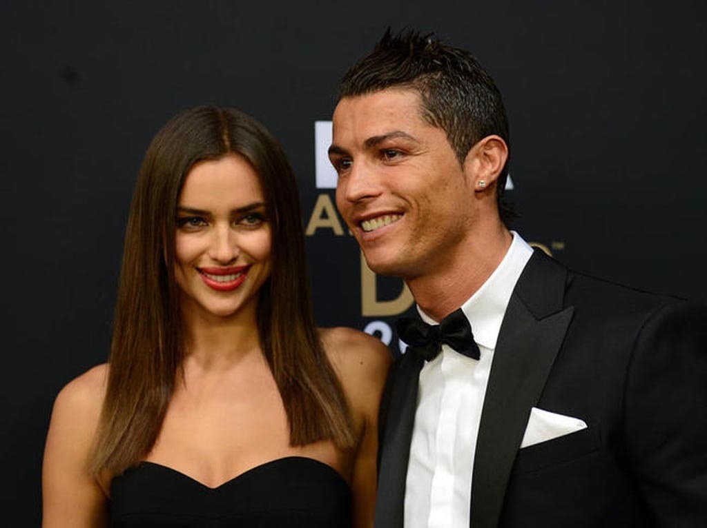 Vì sao giàu có, nổi tiếng như Ronaldo vẫn bị một siêu mẫu “đá”?- Ảnh 1. Vì sao giàu có, nổi tiếng như Ronaldo vẫn bị một siêu mẫu “đá”?- Ảnh 1.