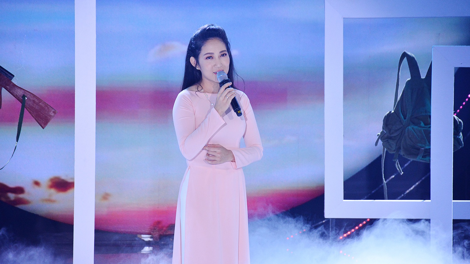 Nữ nghệ sĩ mang hàm Trung tá, U50 là Phó Giám đốc Sở Văn hóa TPHCM, tài hoa nhưng tình duyên lận đận - Ảnh 2.