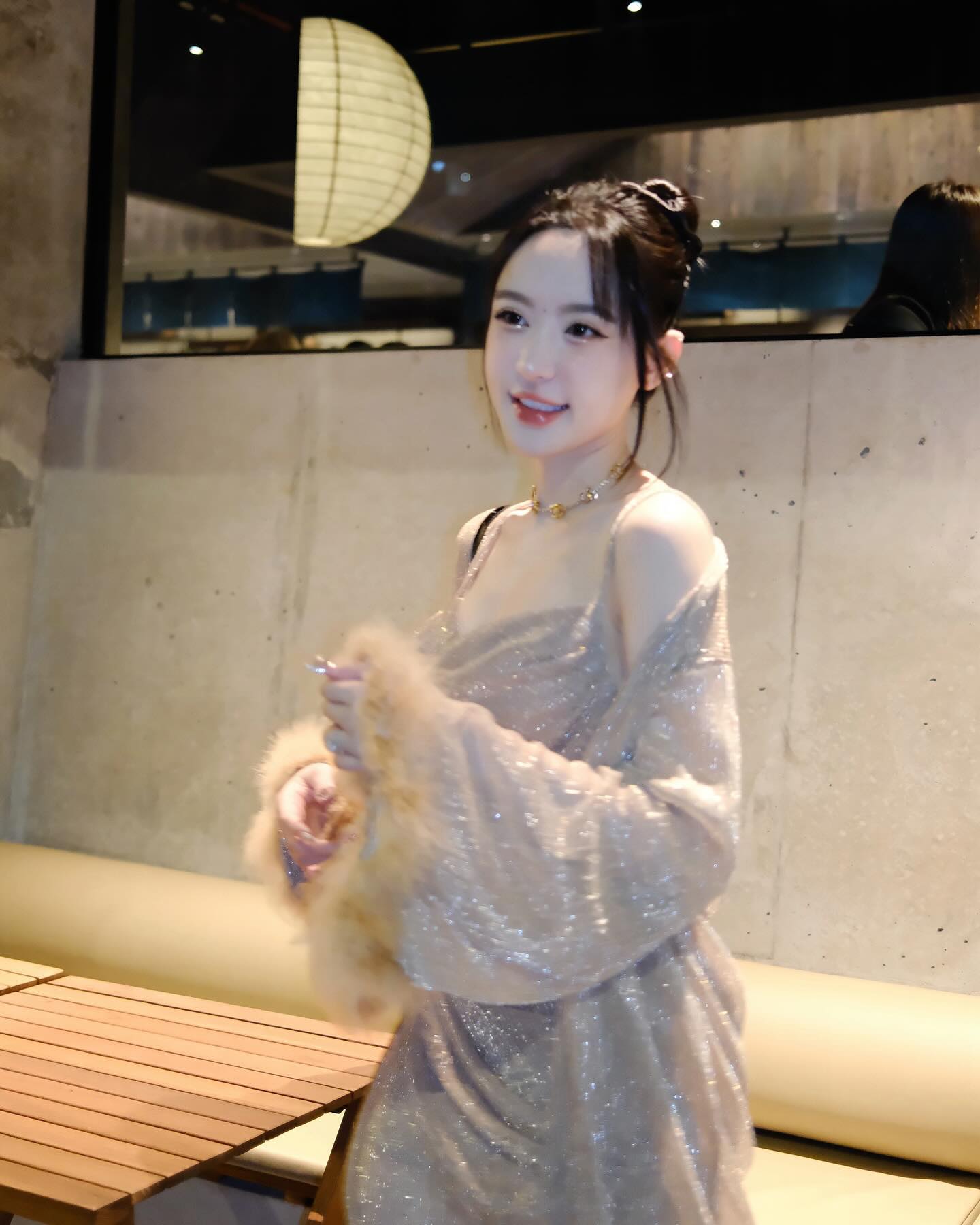 Con dâu "ông trùm điện tử Sài Gòn" mỗi năm có một gương mặt mới - Ảnh 12. Con dâu "ông trùm điện tử Sài Gòn" mỗi năm có một gương mặt mới - Ảnh 12.