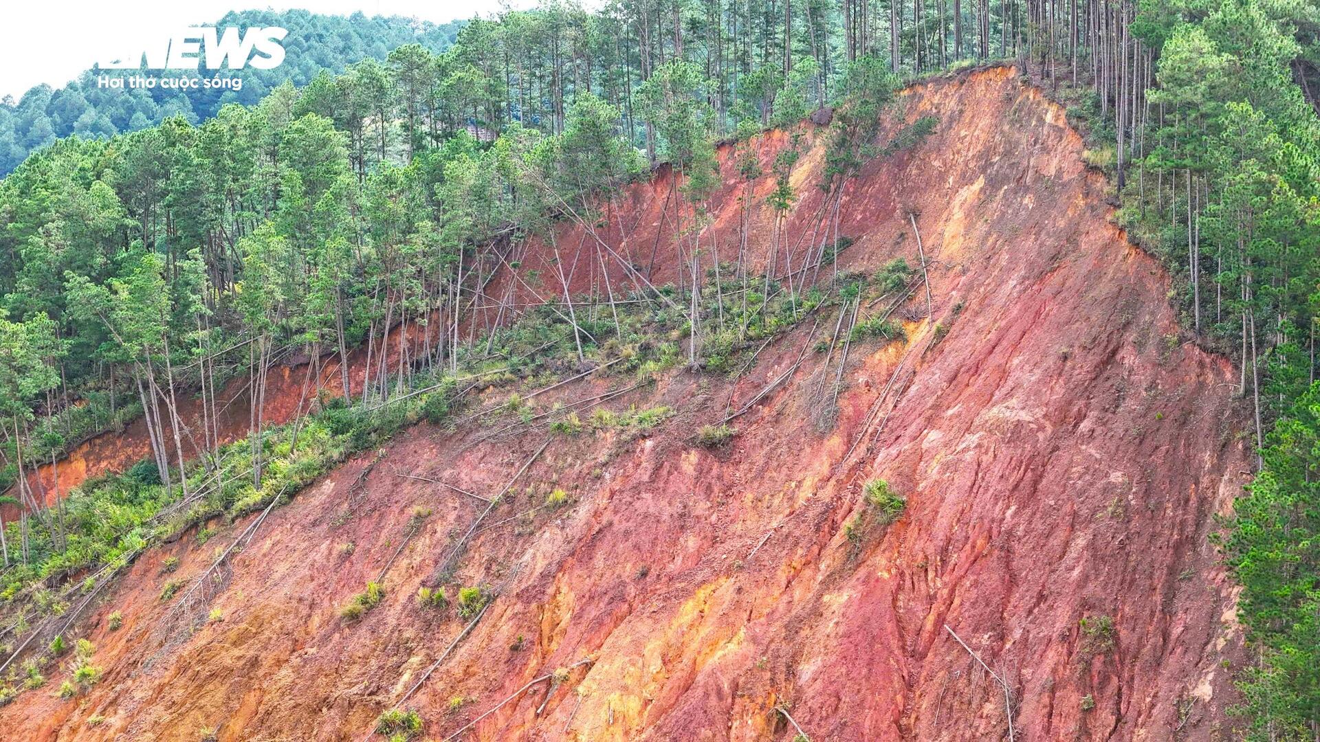 Sạt lở Lâm Đồng đe dọa khu dân cư Păng Tiêng , người dân lo lắng từng ngày - Ảnh 4.