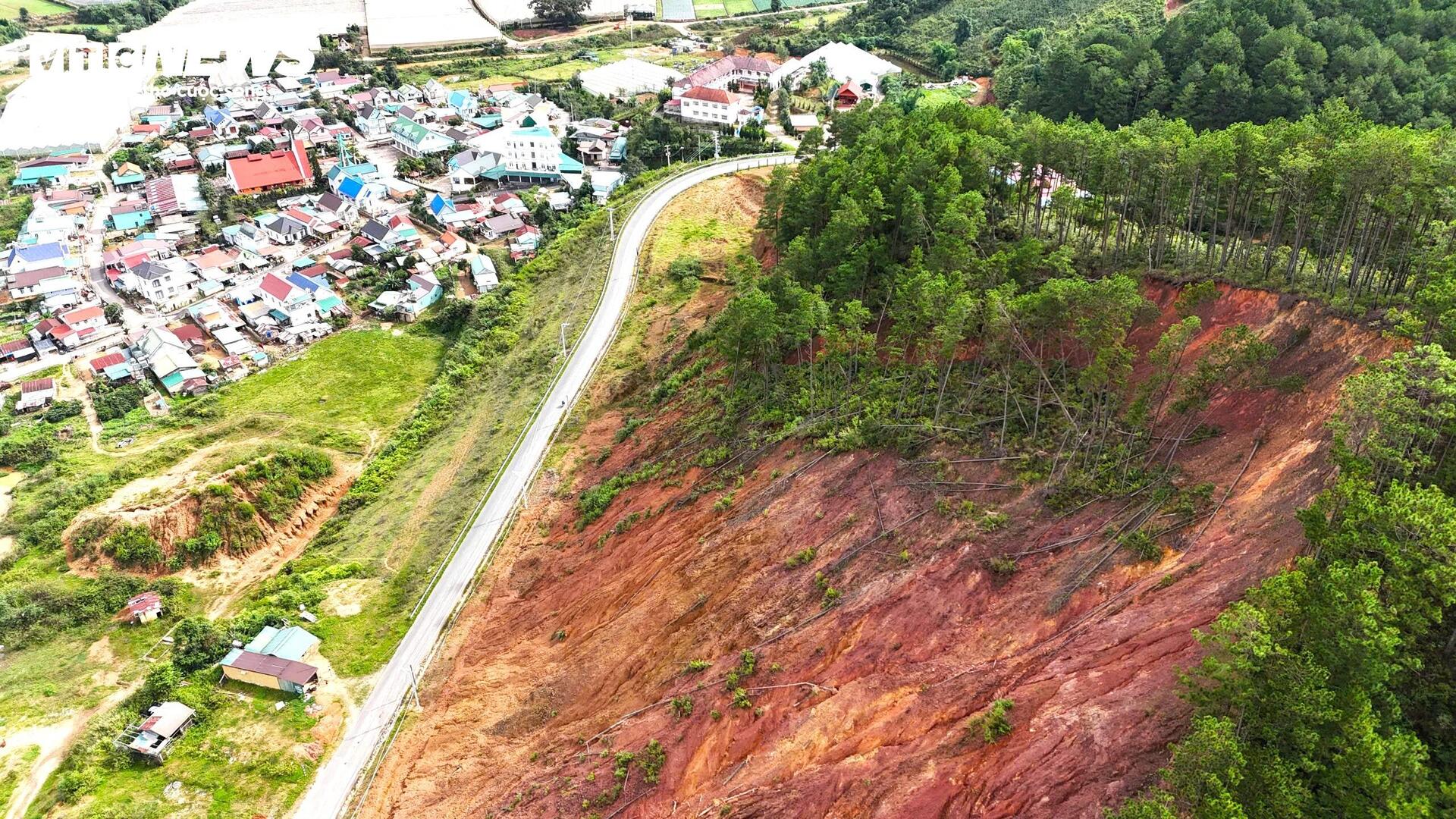 Sạt lở Lâm Đồng đe dọa khu dân cư Păng Tiêng , người dân lo lắng từng ngày - Ảnh 2.