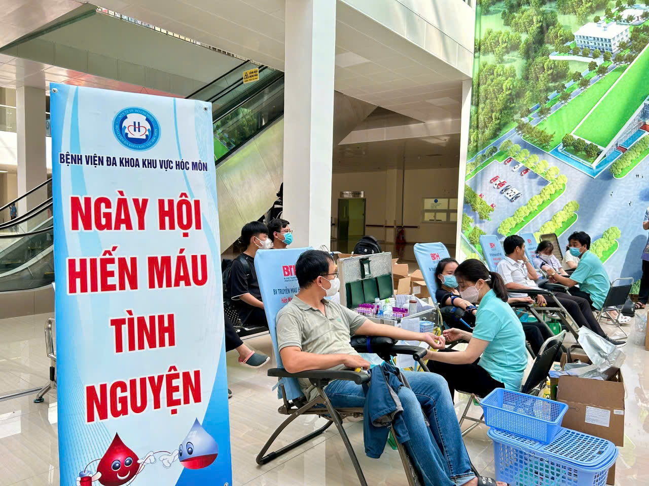 Người Dân Khó Khăn Tại Tp Hcm Xúc Động Khi Được Mổ Mắt Miễn Phí- Ảnh 6. Người Dân Khó Khăn Tại Tp Hcm Xúc Động Khi Được Mổ Mắt Miễn Phí- Ảnh 6.