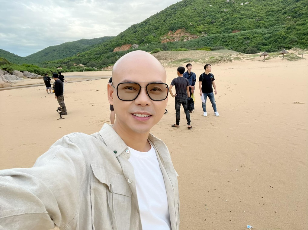 Sao nam Vbiz khổ sở v&igrave; kh&ocirc;ng mọc được t&oacute;c, tr&iacute; nhớ giảm s&uacute;t do ng&atilde; từ tầng 3- Ảnh 3.