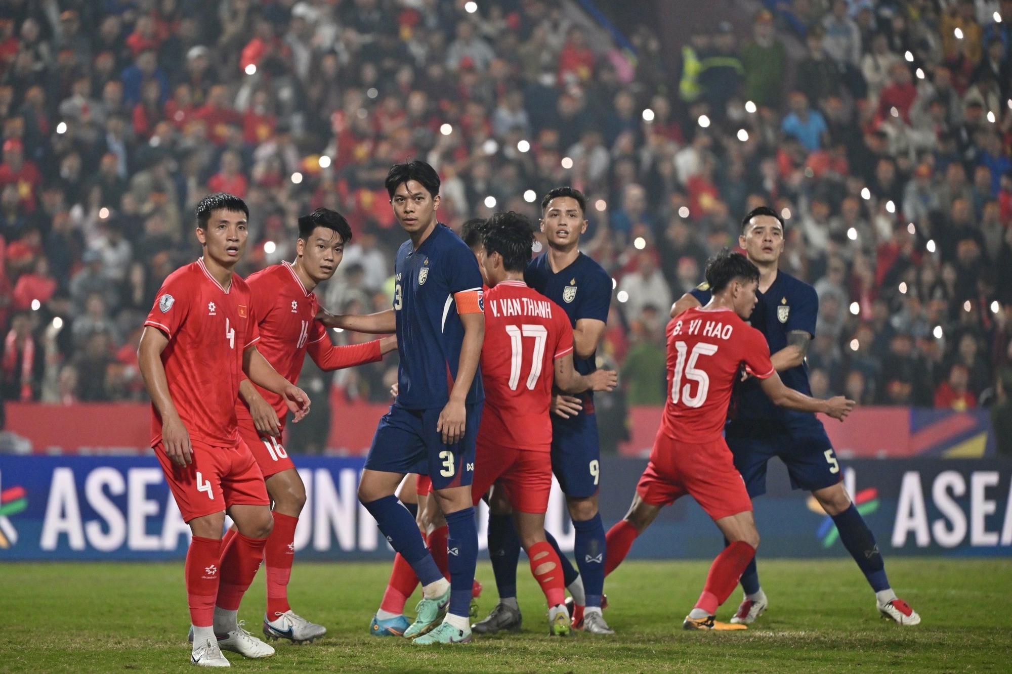 Báo Indonesia chỉ ra điểm “bất thường” của tuyển Việt Nam: HLV Kim Sang-sik lỡ cơ hội “tích điểm” - Ảnh 1. Báo Indonesia chỉ ra điểm “bất thường” của tuyển Việt Nam: HLV Kim Sang-sik lỡ cơ hội “tích điểm” - Ảnh 1.