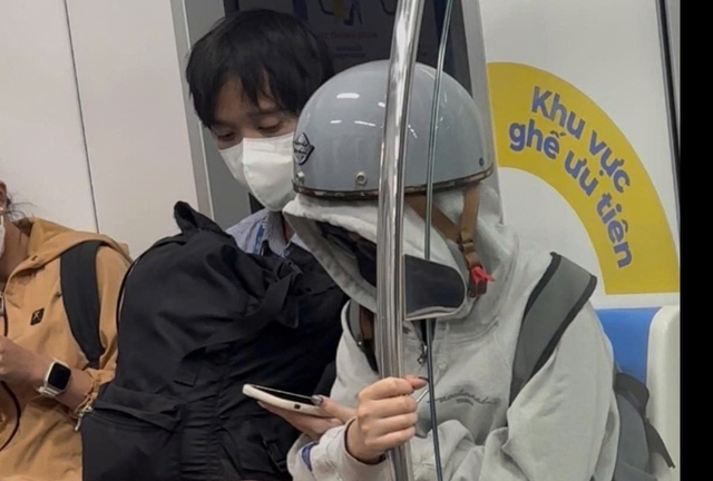 Sau vụ cô gái 20 tuổi bị sàm sỡ trên tàu metro: Tất cả nữ sinh hãy lưu ngay số điện thoại này- Ảnh 1.