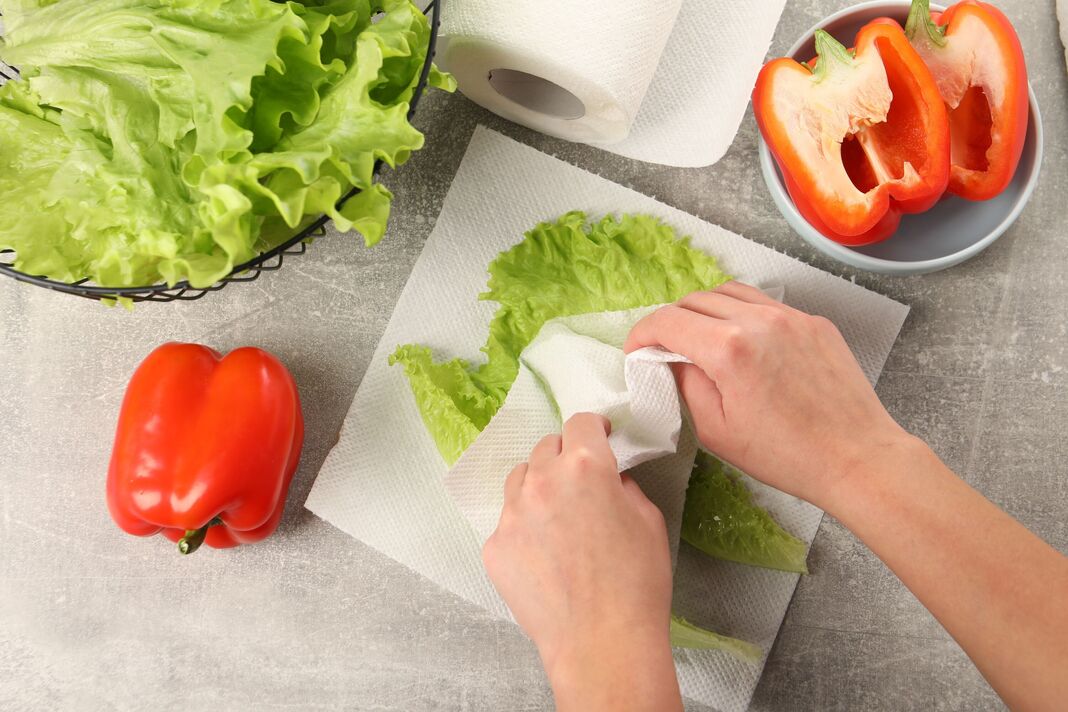 Bí Quyết Giữ Rau Xà Lách Tươi Giòn Suốt 3 Tuần Chỉ Với 1 Vật Dụng Nhà Bếp- Ảnh 2. Bí Quyết Giữ Rau Xà Lách Tươi Giòn Suốt 3 Tuần Chỉ Với 1 Vật Dụng Nhà Bếp- Ảnh 2.