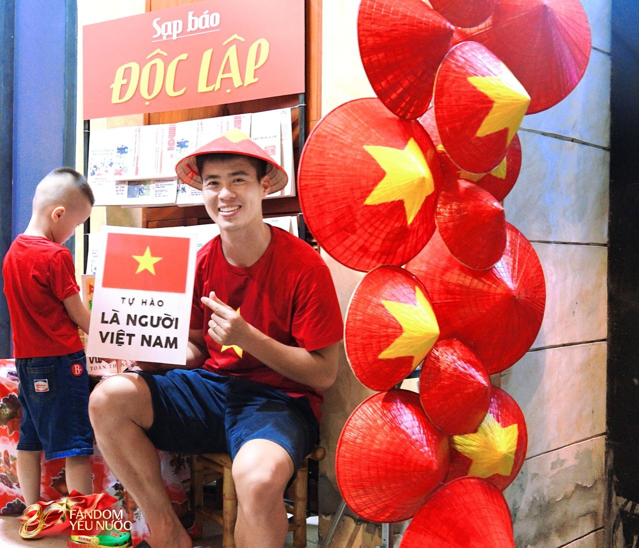 Duy Mạnh: "Mở rộng cửa nh&agrave; tặng kem, nước uống dịp A80, gia đ&igrave;nh t&ocirc;i muốn dạy c&aacute;c con về l&ograve;ng y&ecirc;u nước" - Ảnh 5.