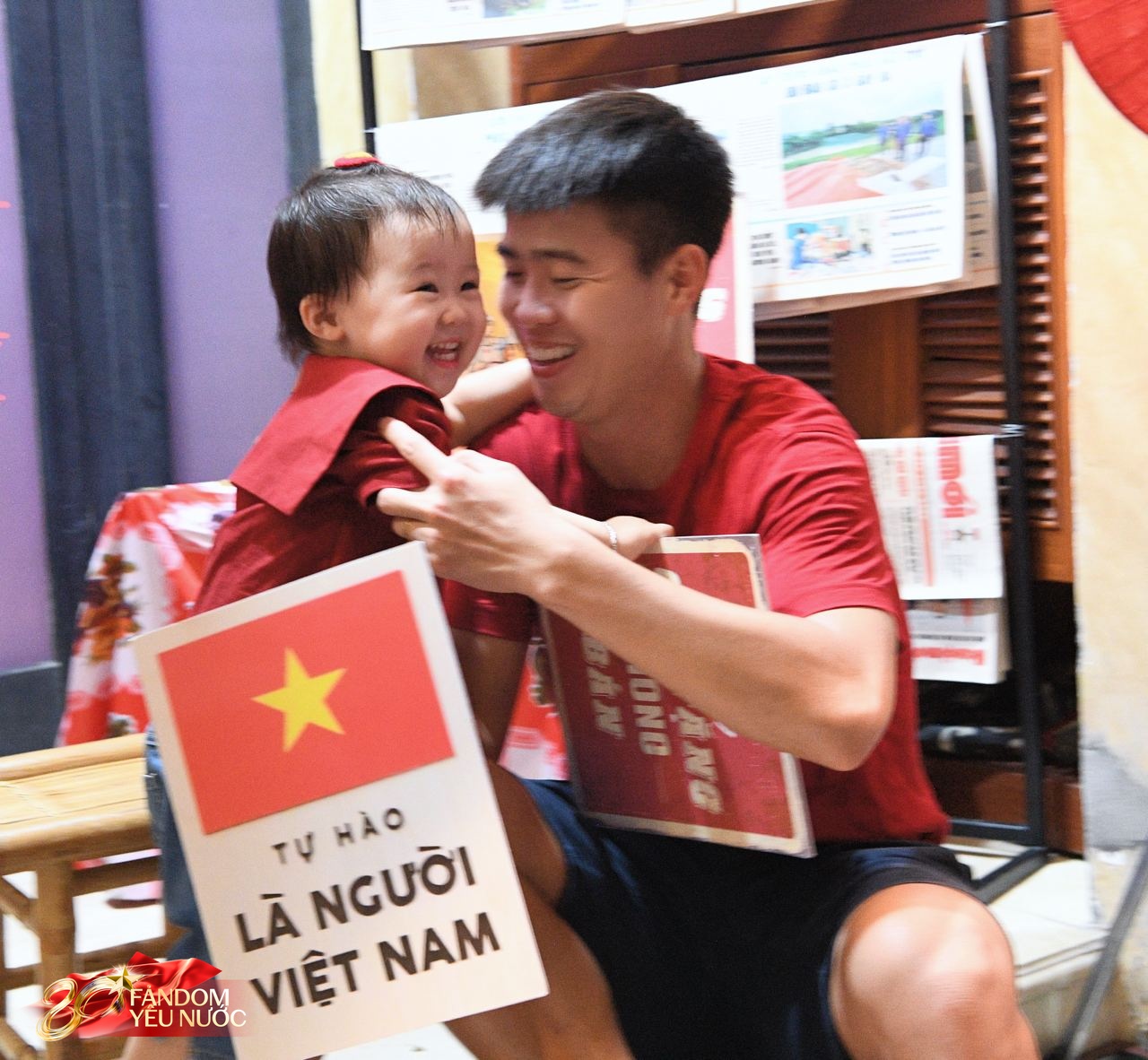 Duy Mạnh: "Mở rộng cửa nh&agrave; tặng kem, nước uống dịp A80, gia đ&igrave;nh t&ocirc;i muốn dạy c&aacute;c con về l&ograve;ng y&ecirc;u nước" - Ảnh 4.